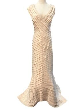 NWT Mid 2000’s $450 MSRP Tadashi Shoji Champagne Colored Wedding Dress Size 10